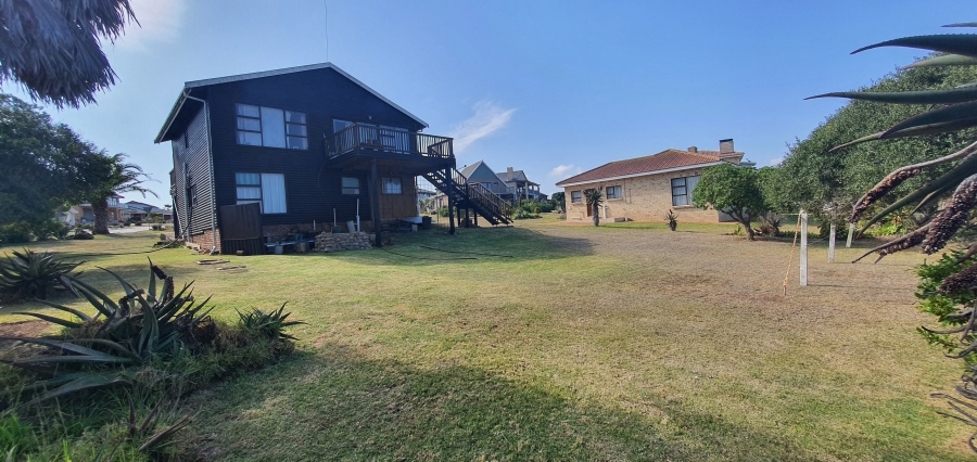 3 Bedroom Property for Sale in Boggomsbaai Western Cape